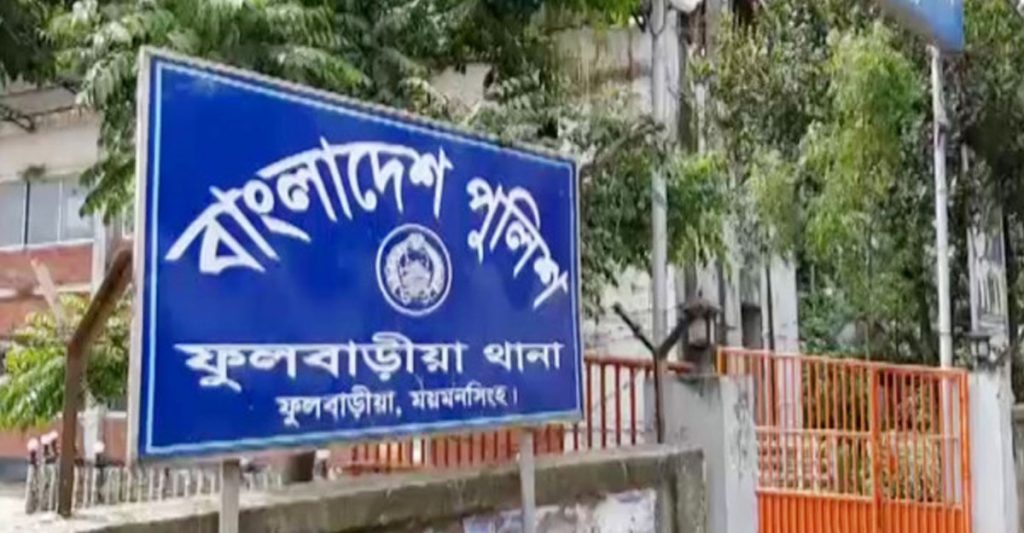 <span>ময়মনসিংহের ফুলবাড়িয়া / </span>‘রাস্তার পাশে প্লাস্টিকের ব্যাগ খুলে দেখি কন্যা নবজাতক কাঁদছে’