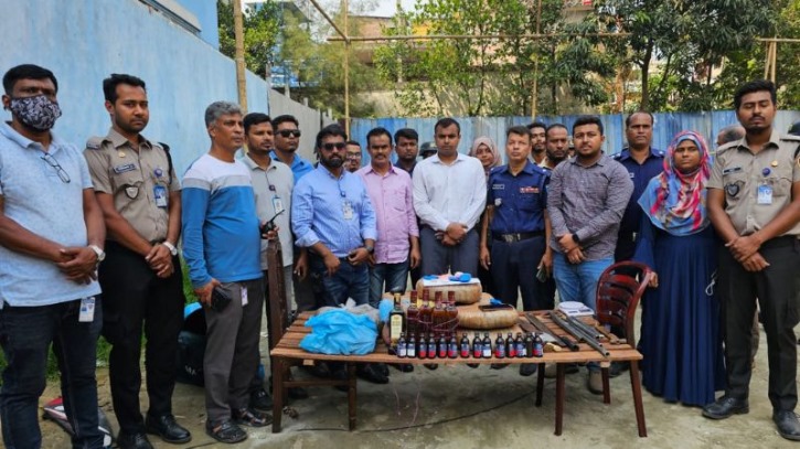 ফতুল্লায় বিপুল মাদক উদ্ধার, গ্রেপ্তারকৃত ৪ আসামিকে ছিনিয়ে নিল সহযোগীরা
