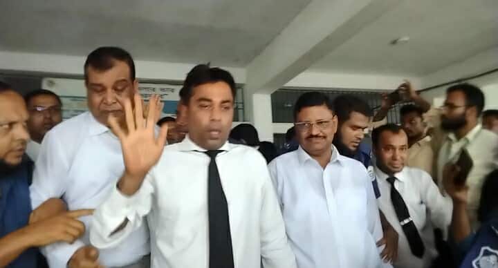 বরগুনায় বিএনপি অফিস ভাংচুর মামলায় ১২ জন আইনজীবীর জামিন নামঞ্জুর