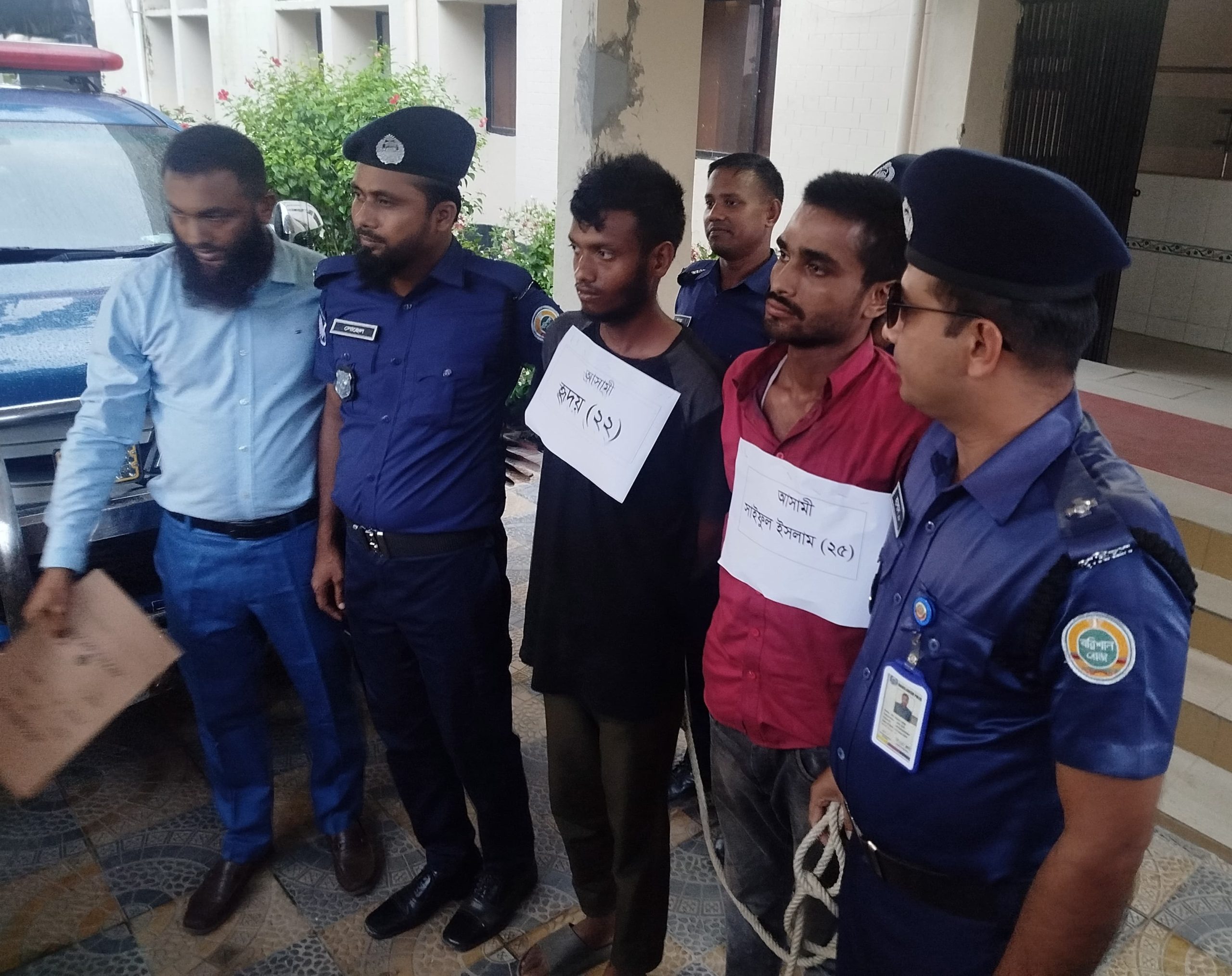 বরগুনায় পাঁচ ঘন্টায় হত্যার রহস্য উদঘাটন গ্রেপ্তার ২: পুলিশ সুপারের সংবাদ সম্মেলন