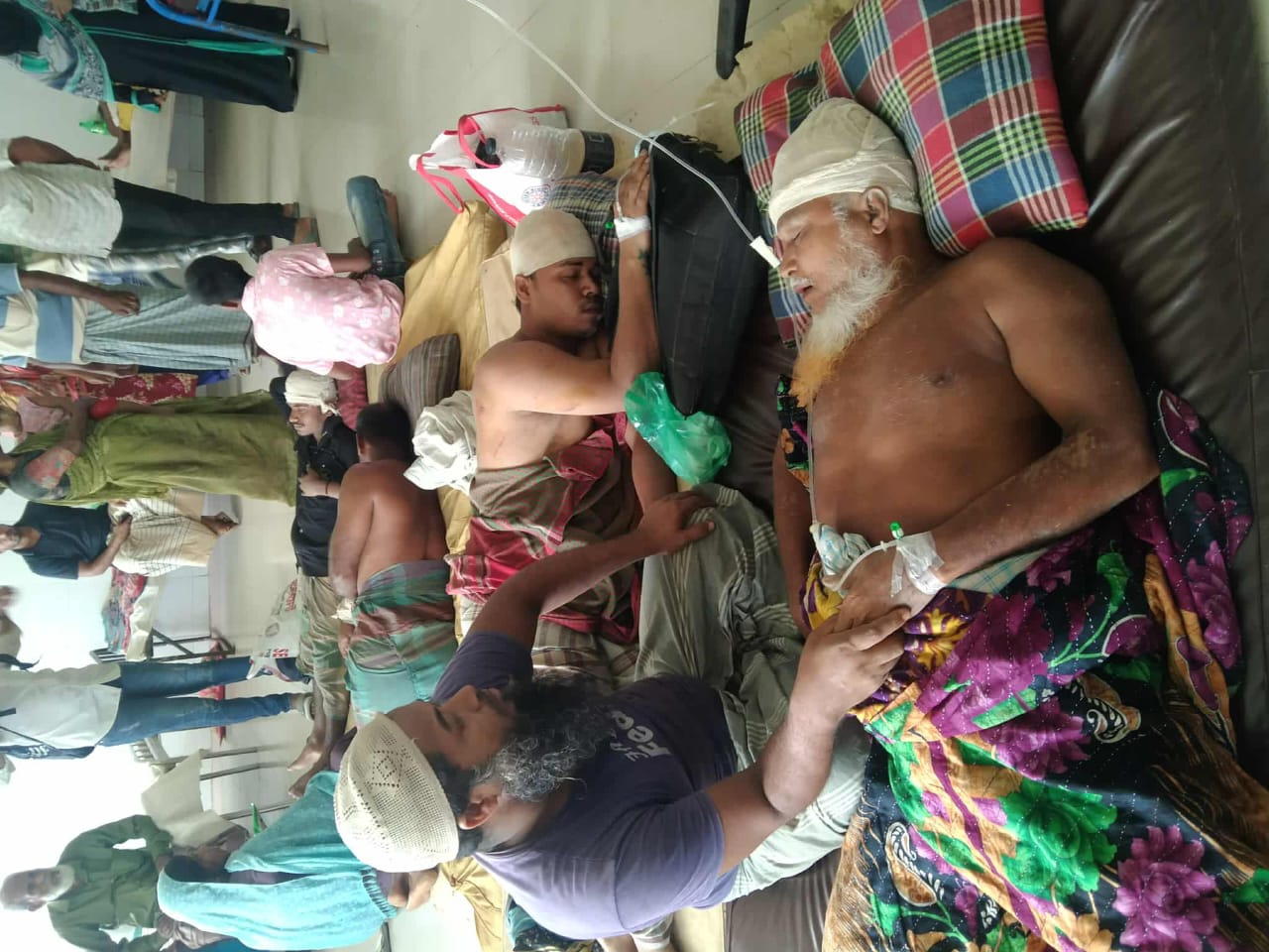 বরগুনায় জমি সংক্রান্ত বিরোধে সাংবাদিকসহ আহত ১০