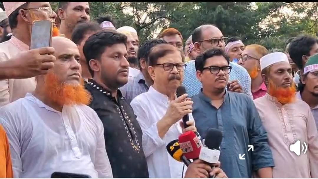 এমপি ভুক্ত শিক্ষকদের ন্যায্য দাবির সমর্থনে শহীদ মিনারে রাজনৈতিক নেতৃবৃন্দ