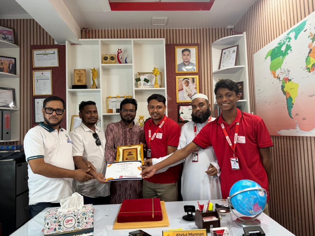 দ্যা ফ্রেন্ডশিপ ট্যুরস অ্যান্ড ট্রাভেলসে রাকিব খানকে বিদায় সংবর্ধনা