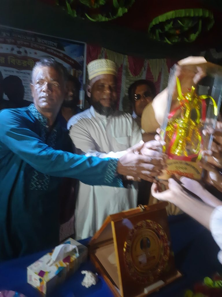 শালেশ্বরে আরাফাত রহমান কোকো স্মৃতি ফুটবল টুর্নামেন্টের ফাইনাল অনুষ্ঠিত: শালেশ্বর যুব সমাজ চ্যাম্পিয়ন​